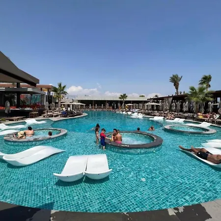 Grand Sapphire 2 Bedroom Apartament Agios Georgios (Famagusta)